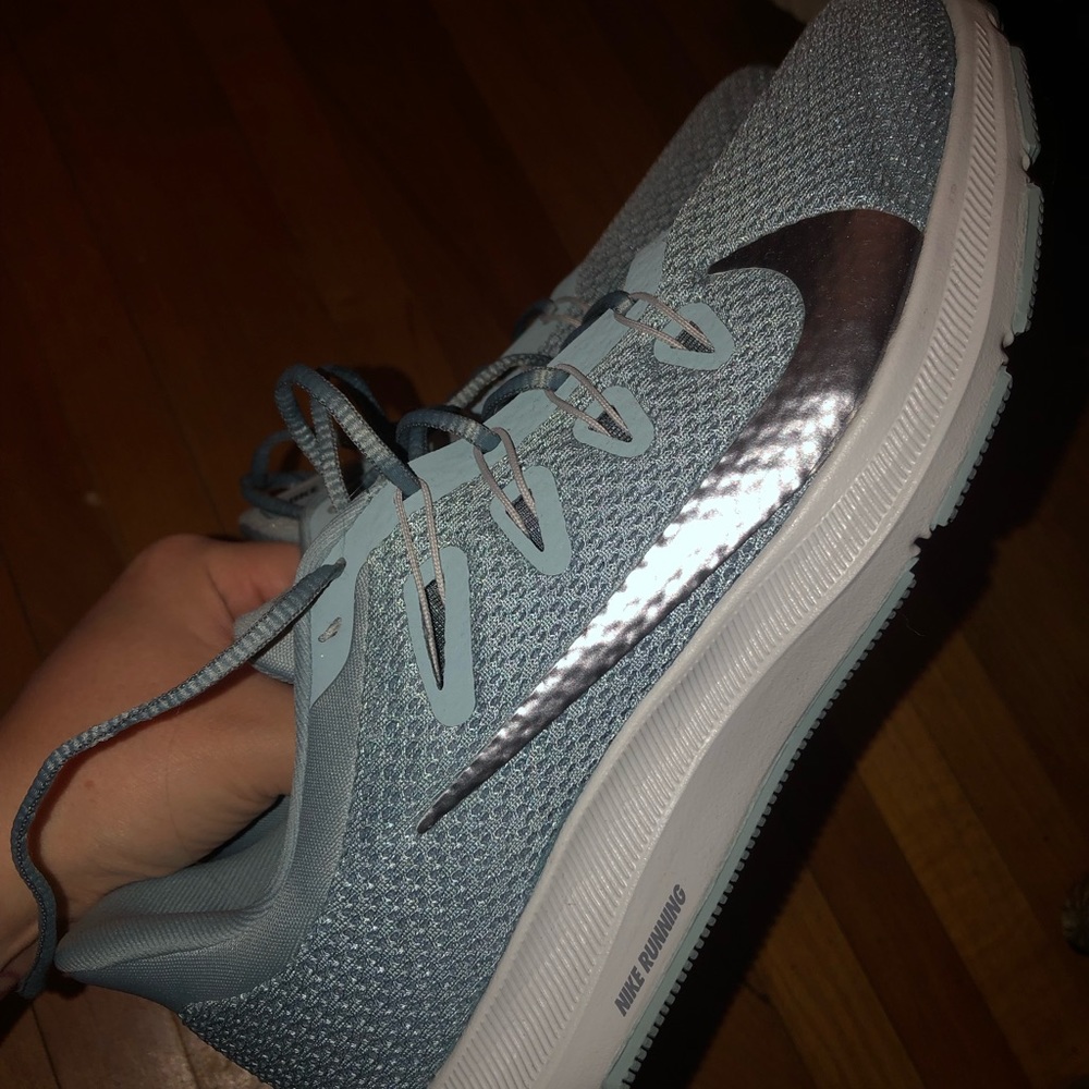 Brand new never worn women’s Nikes. Size 9